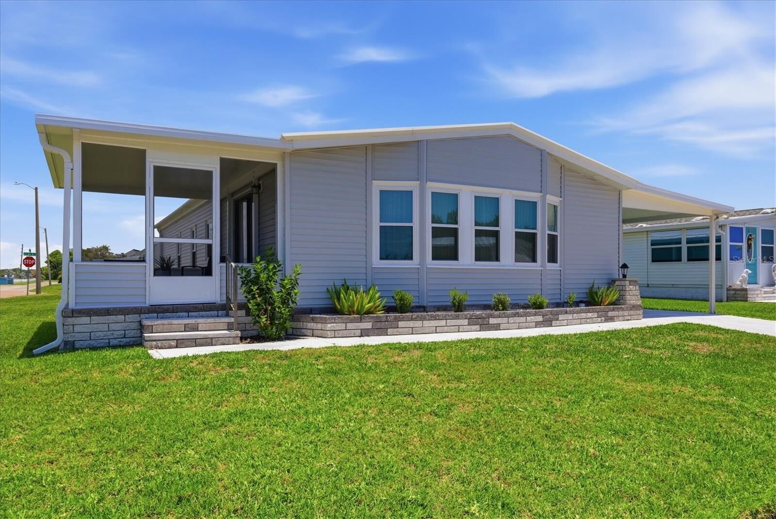 Property Photo:  1536 45th Avenue E  FL 34222 
