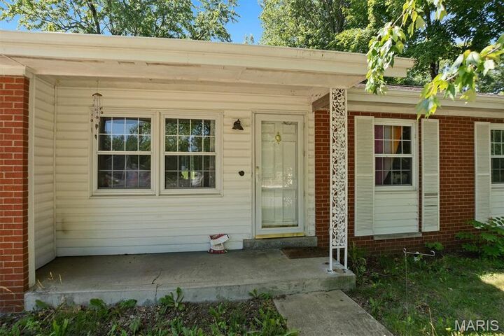 Property Photo: 630 Cypress Lane IL 62286