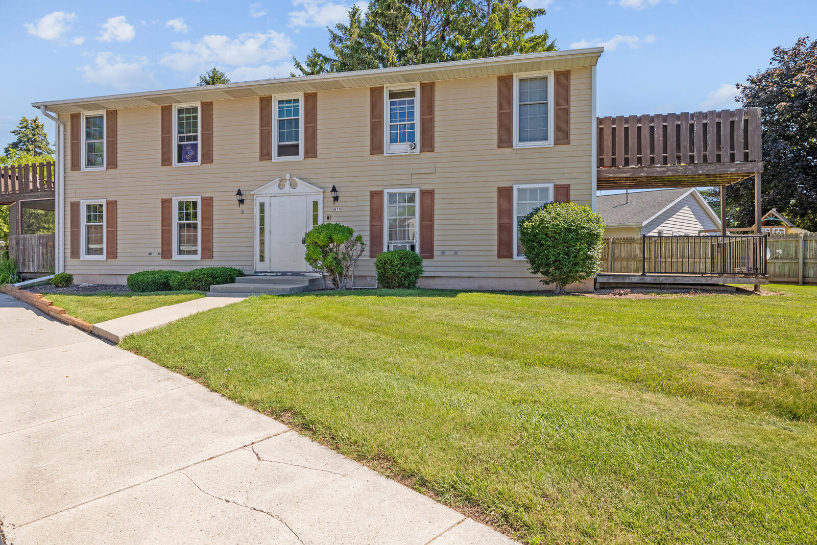 Property Photo: 3917 Country Pl WI 53081
