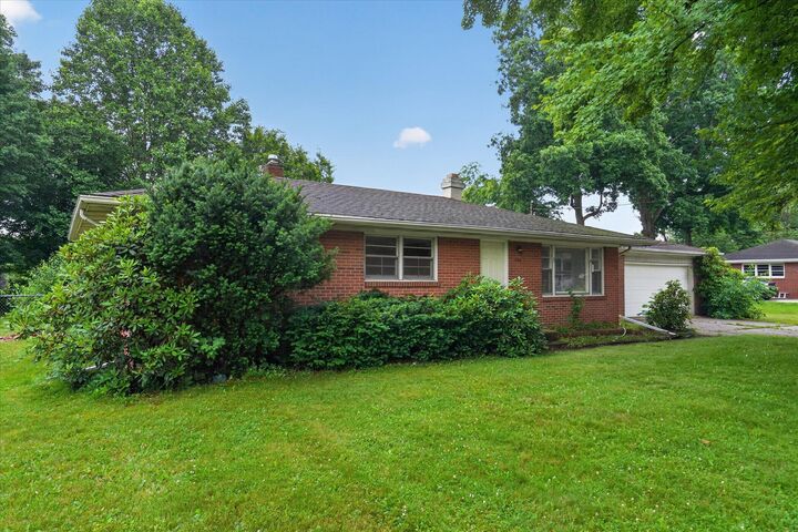 Property Photo:  227 Eastlawn  MI 49269 