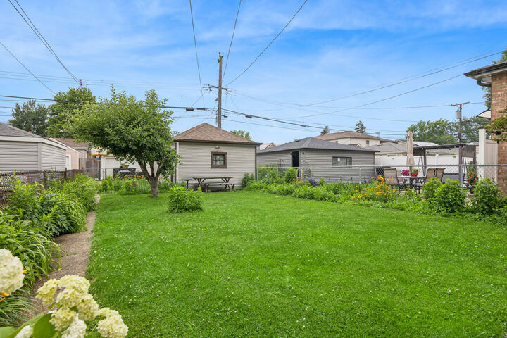 Property Photo: 3824 N Pittsburgh Avenue IL 60634