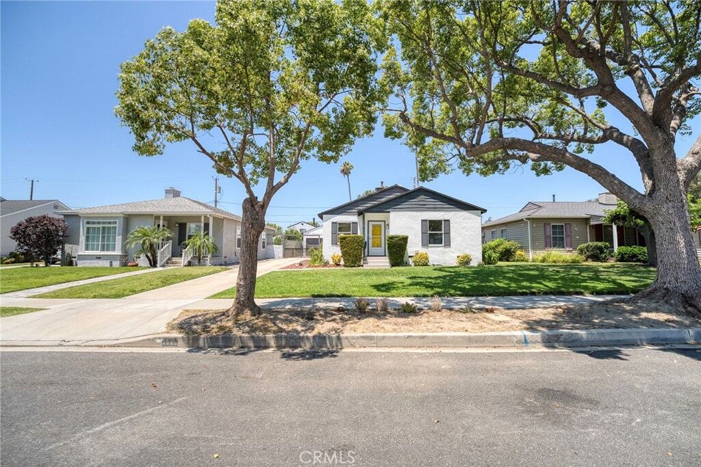 Property Photo: 2141 N Evergreen Street CA 91505
