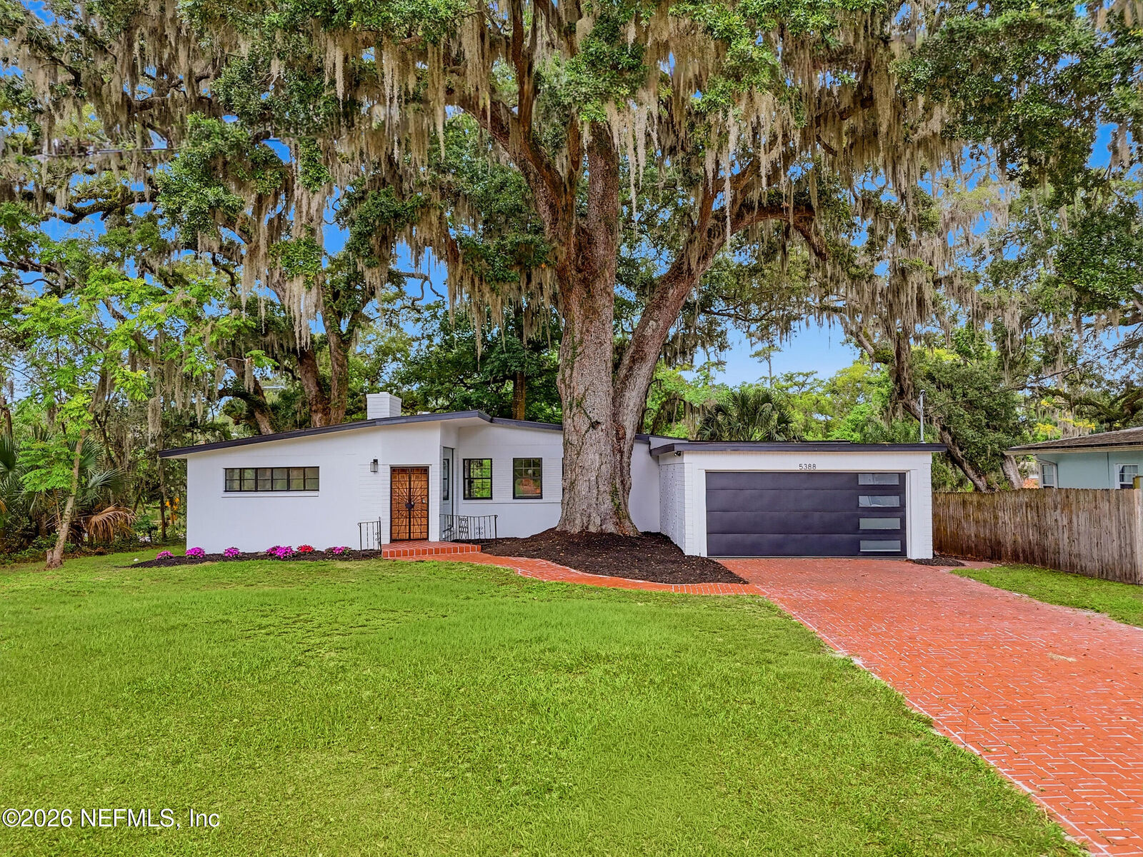 Property Photo: 5388 Rollins Avenue FL 32207