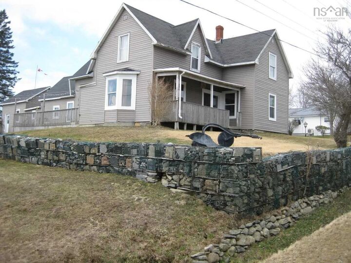 5 Strickland Road — photo 1