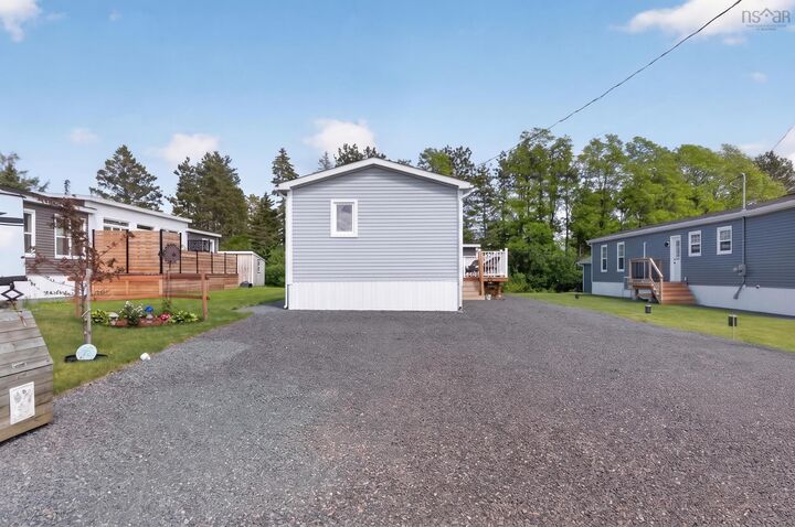 Property Photo:  86 Sunrise Court  NS B6L 0E9 