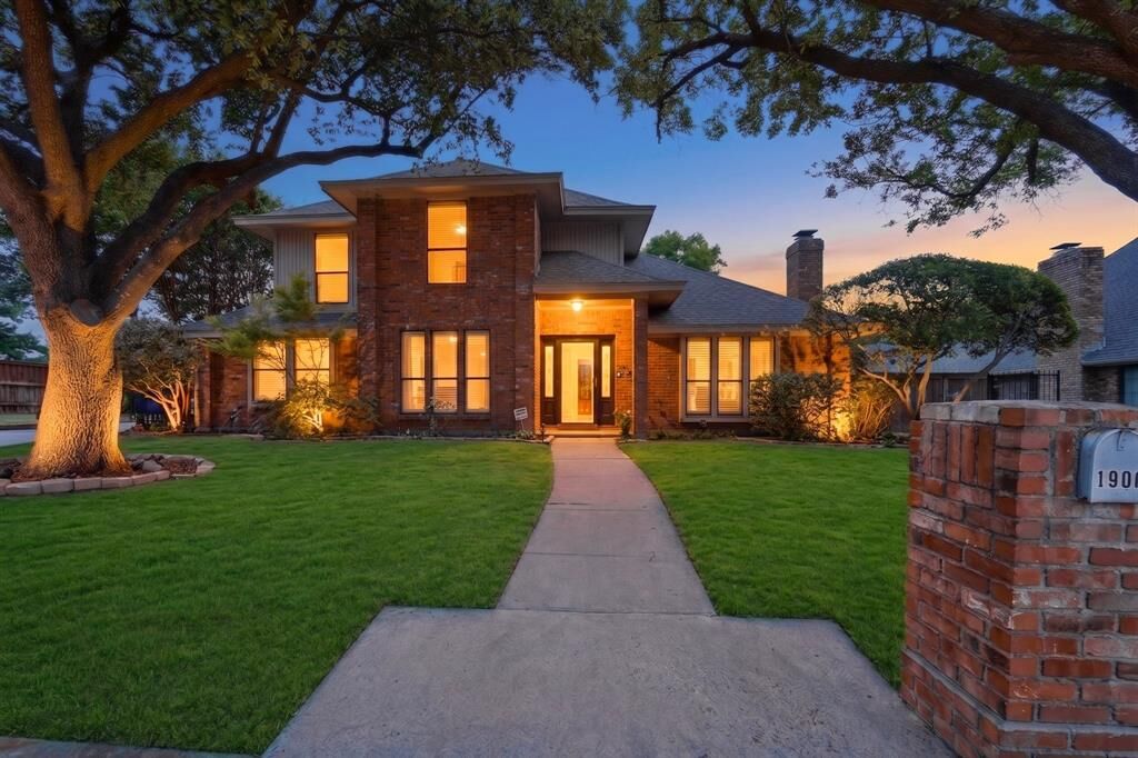 Property Photo:  1900 Thames Drive  TX 76017 