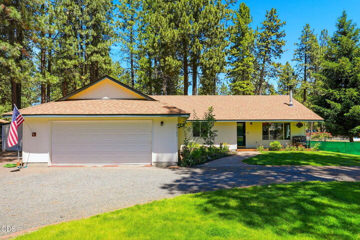 Property Photo:  19184 Baker Road  OR 97702 