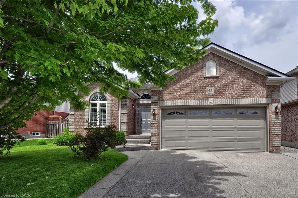 Property Photo:  95 Drinkwater Drive  ON N1P 1G5 