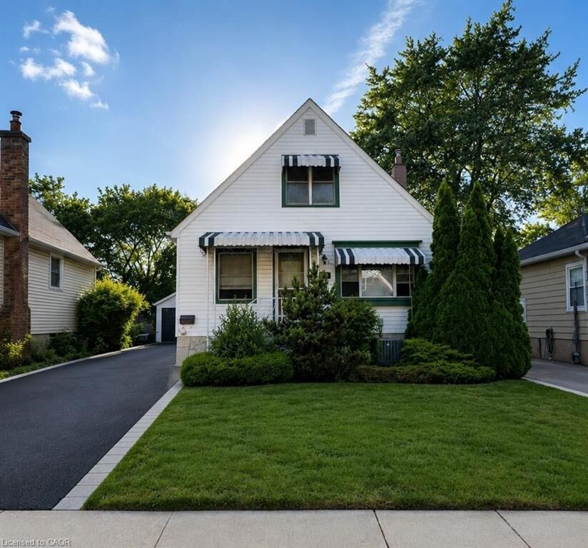 Property Photo:  294 East 27th Street  ON L8V 3G6 