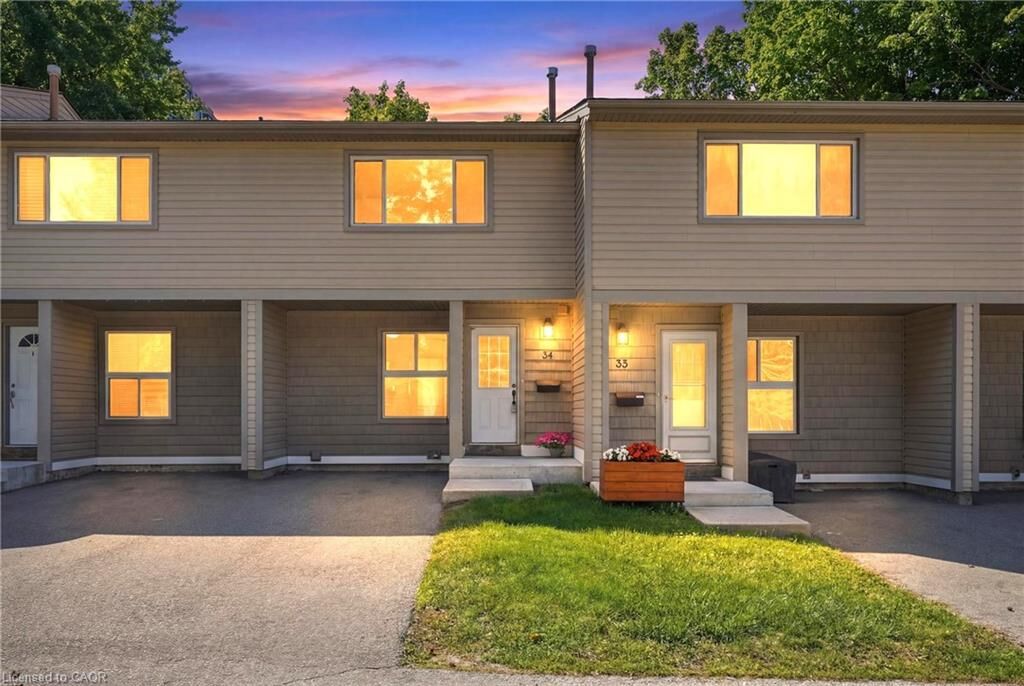 Property Photo:  15 Green Valley Drive 34  ON N2P 1K7 