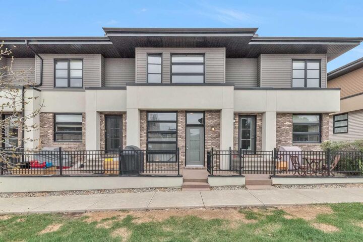 55 Aspen Hill Green SW — photo 1
