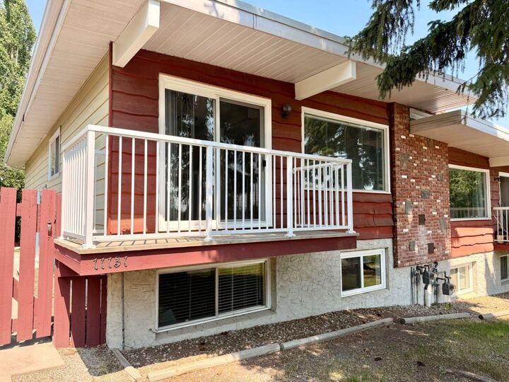 Property Photo: 11129 - 11131 Sacramento Drive SW AB T2W 0J5