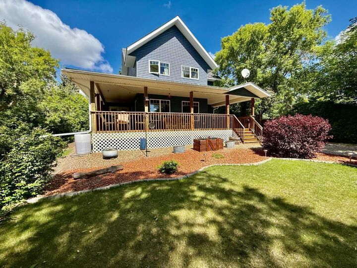 Property Photo: 240 Broad Street AB T0B 3A0