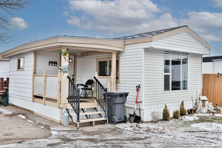 Property Photo:  5301 2nd Street Unit 88  AB T0L 0V0 