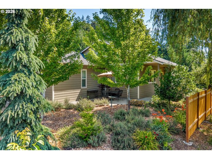 Property Photo:  242 NW Willard St  WA 98648 