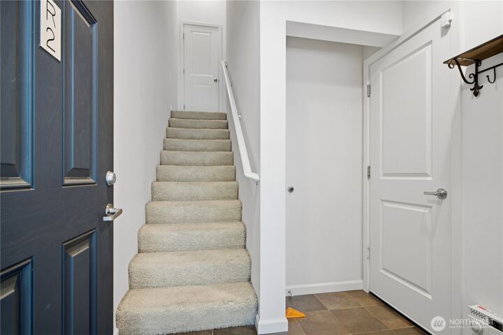 Property Photo:  15720  Manor Way R2  WA 98087 