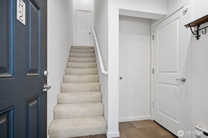 Property Photo:  15720  Manor Way R2  WA 98087 