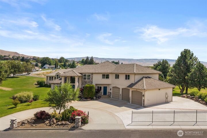Property Photo:  3675  Westridge Place  WA 98801 