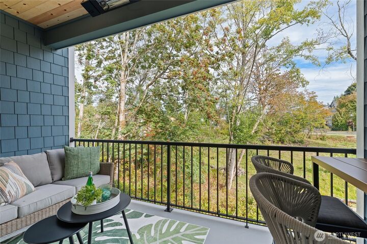 Property Photo:  14424  Madison Way B5  WA 98087 