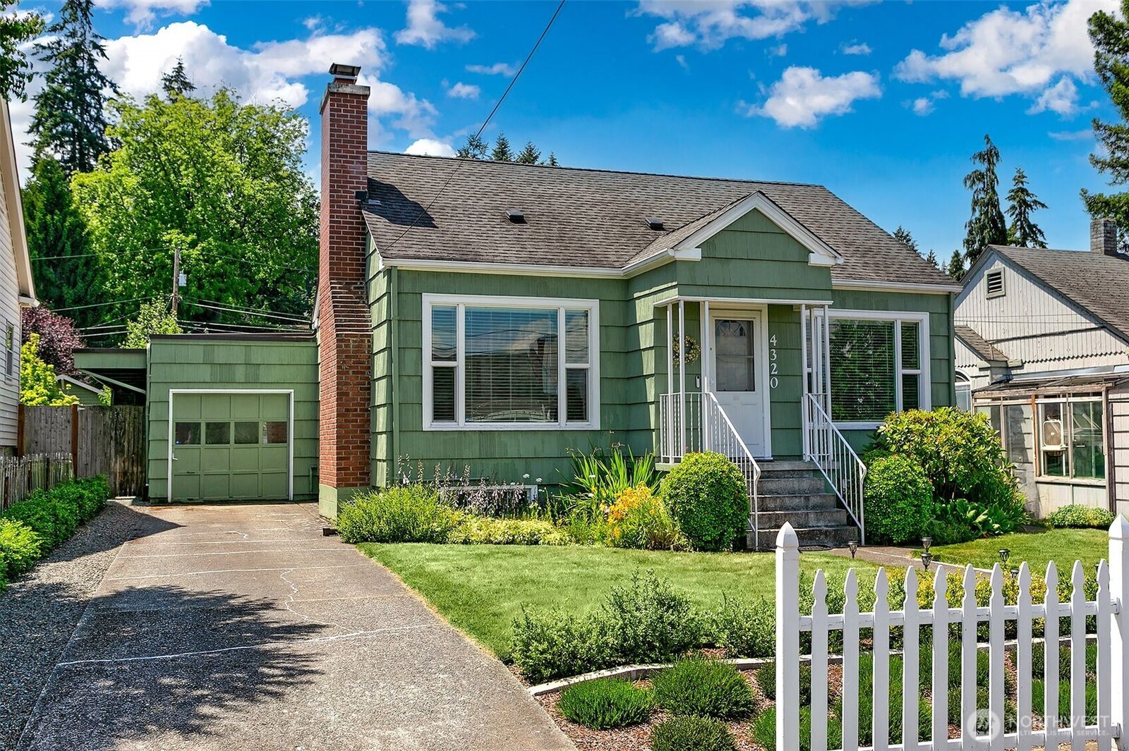 Property Photo:  4320  Terrace Drive  WA 98203 