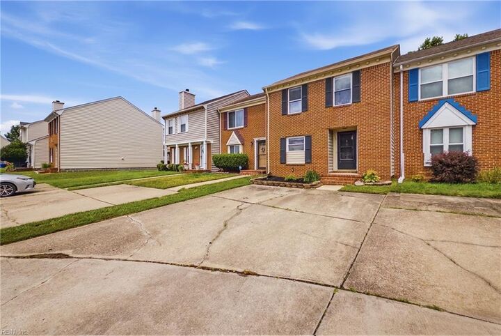 Property Photo: 1434 Canadian Ct VA 23453