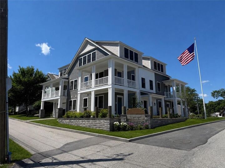 Property Photo:  67 Queen Street 4C  RI 02818 