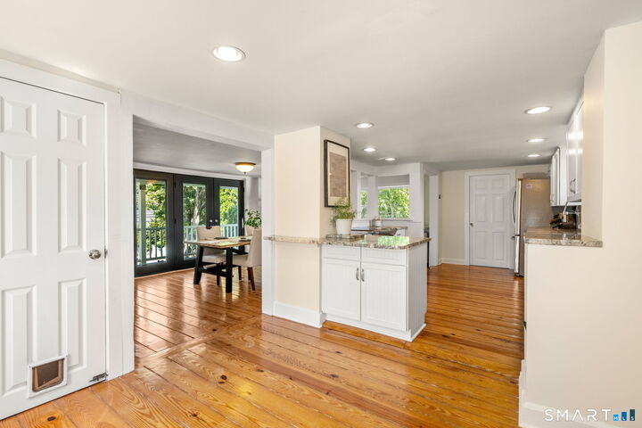 Property Photo:  152 North Taylor Avenue  CT 06854 