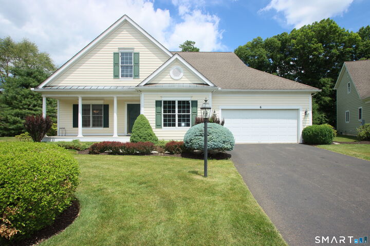 Property Photo:  6 Carriage House Lane 6  CT 06804 
