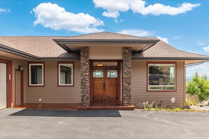 Property Photo: 5006 N Indian Bluff Ln WA 99224