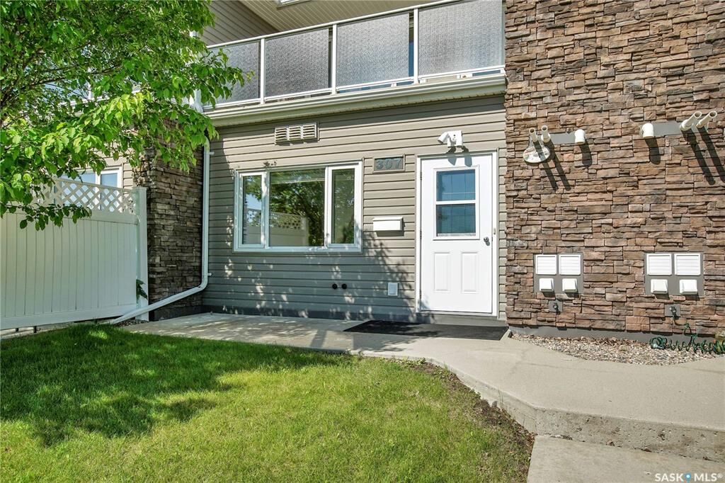 Property Photo:  1022 Hampton Circle 307  SK S7R 0K4 