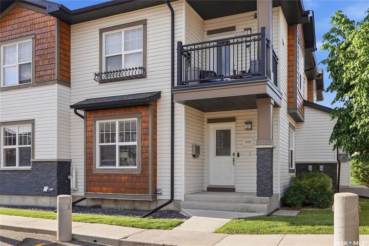 Property Photo:  1015 Patrick Crescent 909  SK S7W 0M4 