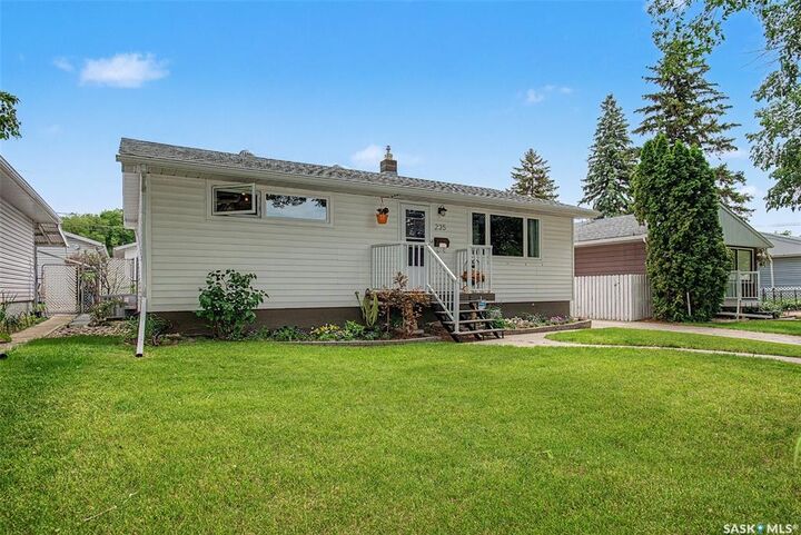 Property Photo:  235 Toronto Street N  SK S4R 0M3 