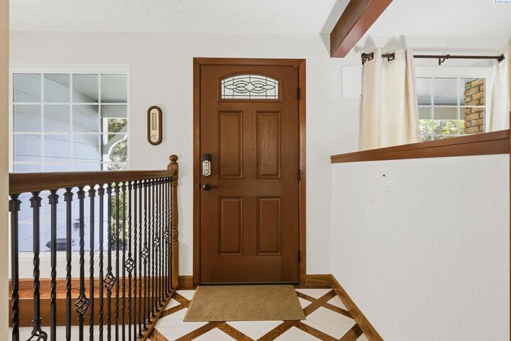 Property Photo:  141 Spengler St  WA 99354 