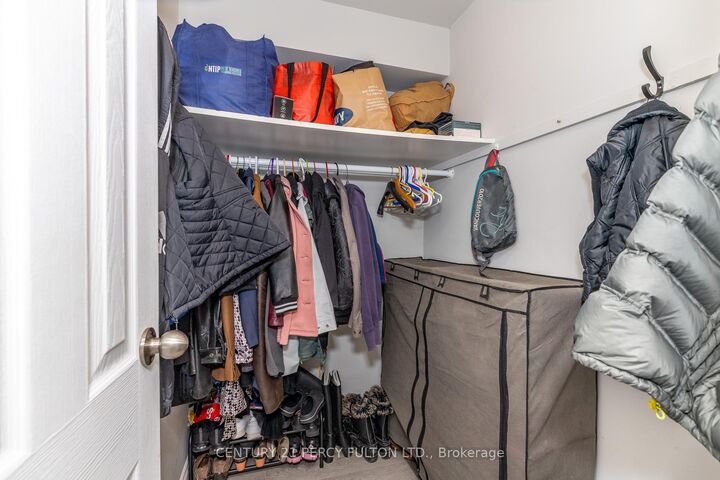 Property Photo:  1415 Fieldlight Boulevard 4  ON L1V 2S3 