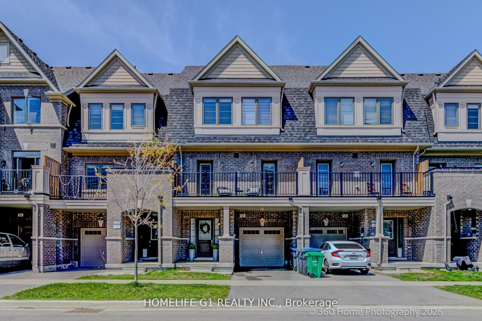 Property Photo:  98 Fruitvale Circle  ON L7A 5B9 