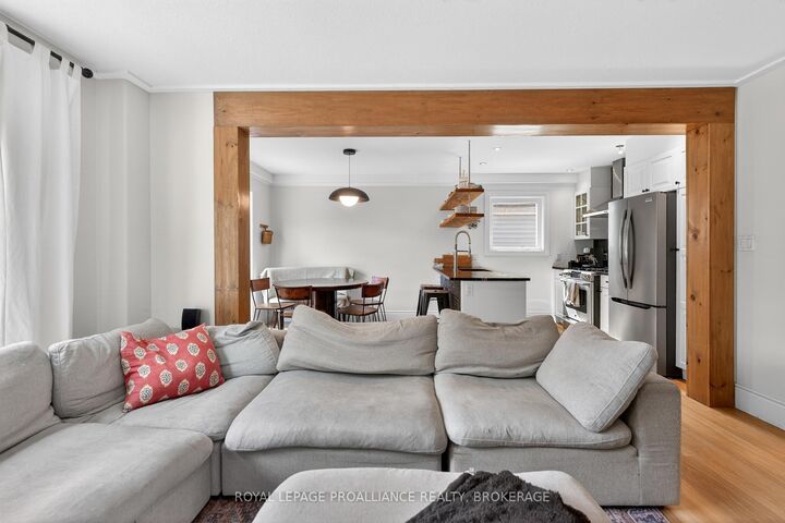 Property Photo:  87 Dalgleish Avenue  ON K7K 7E1 