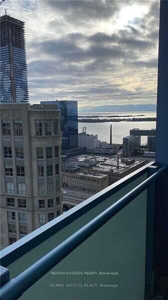 Property Photo:  8 The Esplanade Street 3109  ON M5E 0A6 
