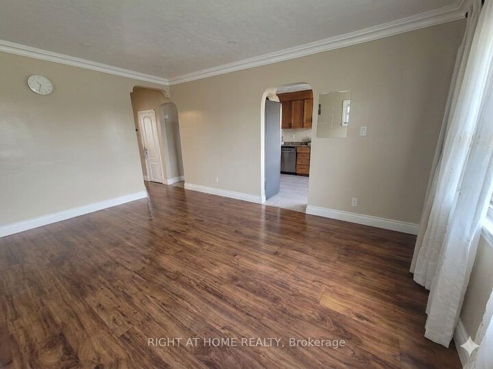 Property Photo:  289 Ballard Street S  ON L1H 3N9 
