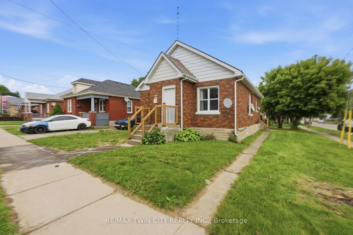 249 Clarence Street — photo 1