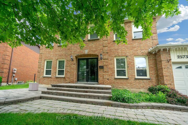 Property Photo: 2573 Oshkin Court ON L5N 3Z3