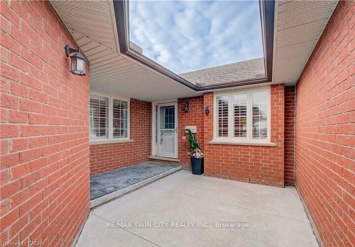 10 Isherwood Avenue 18 — photo 1