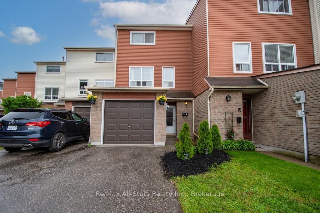 Property Photo:  72 Martin Road 16  ON L1C 3N3 