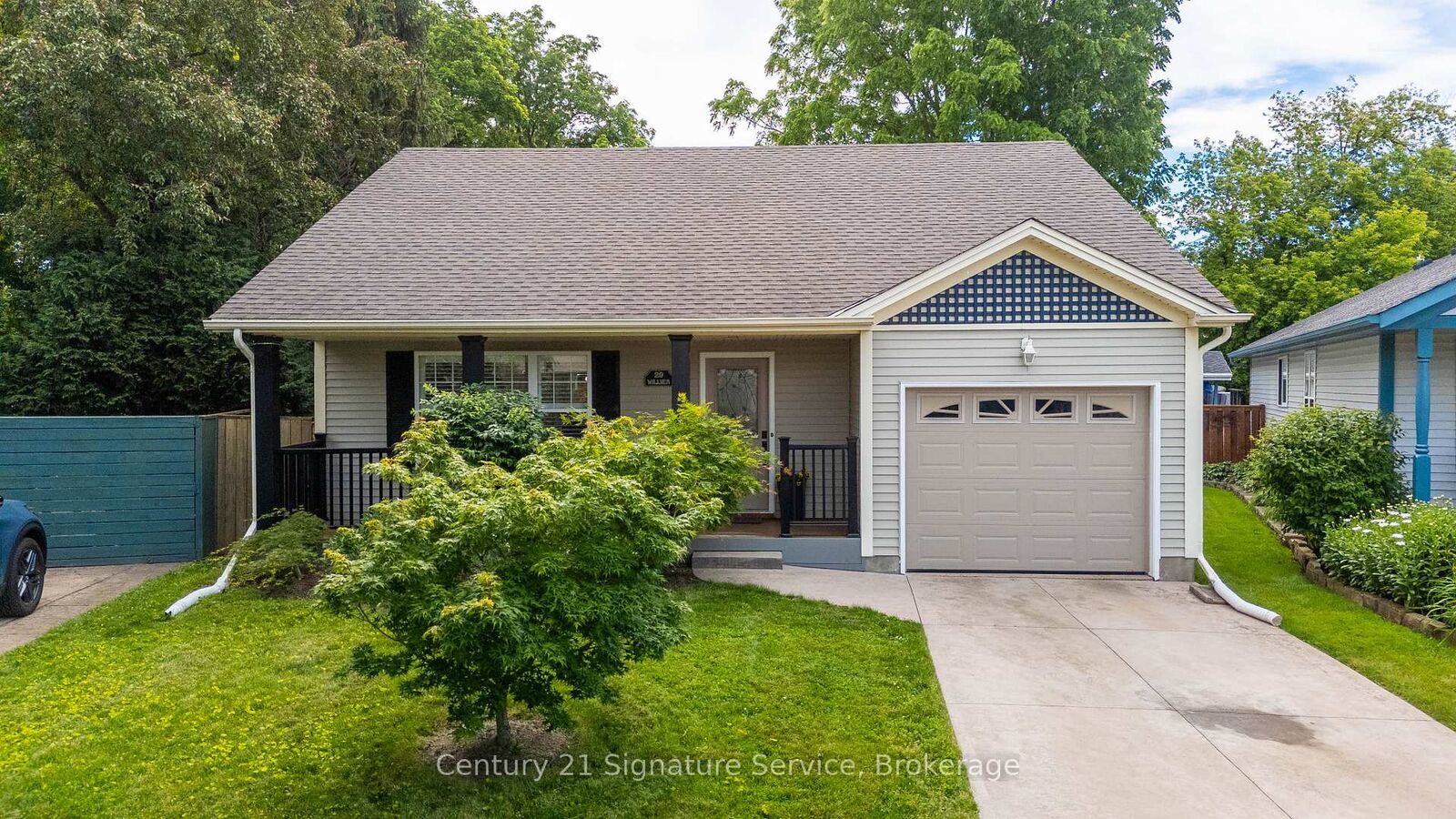 Property Photo:  29 Willver Drive  ON L2M 7Y1 