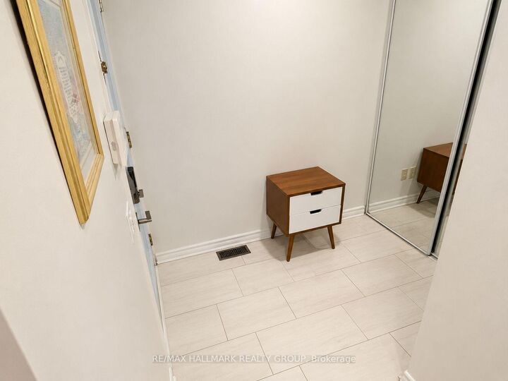 Property Photo:  285 Bruyere Street  ON K1N 5E5 