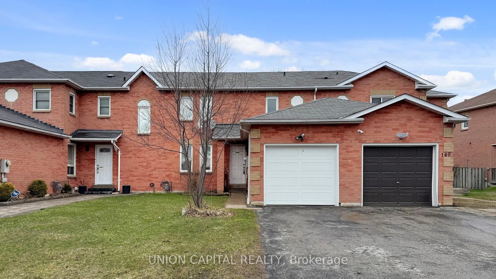 Property Photo:  142 Wright Crescent  ON L1S 6X6 