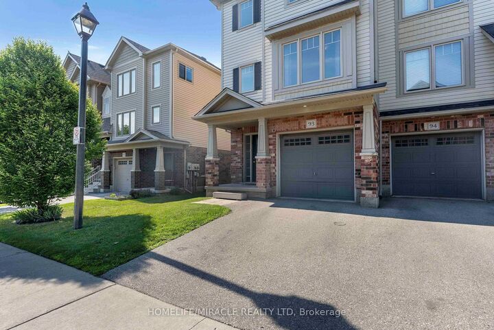 Property Photo:  750 Lawrence Street 93  ON N3H 0A9 