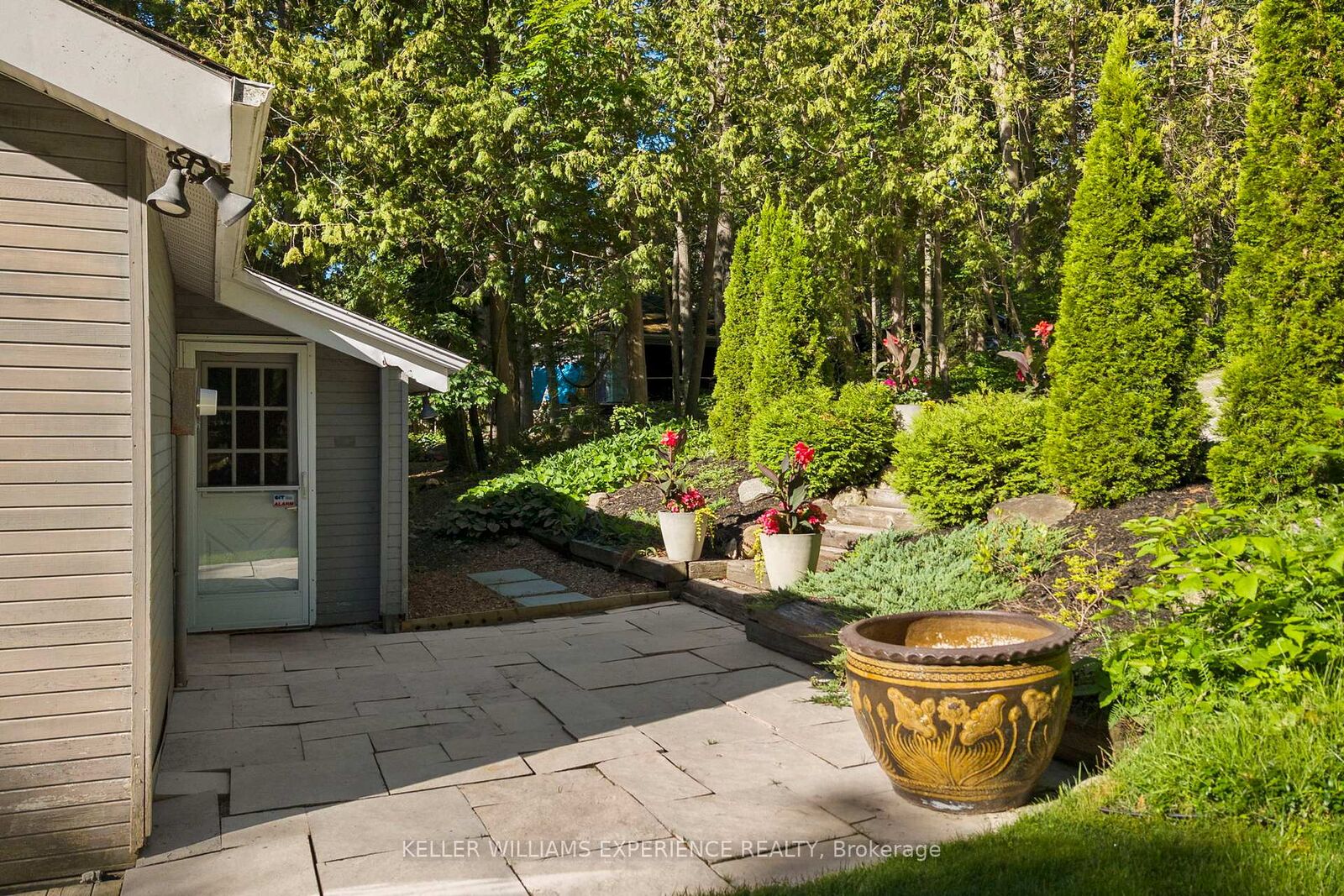 Property Photo: 127 Shoreline Drive ON L3V 0K2