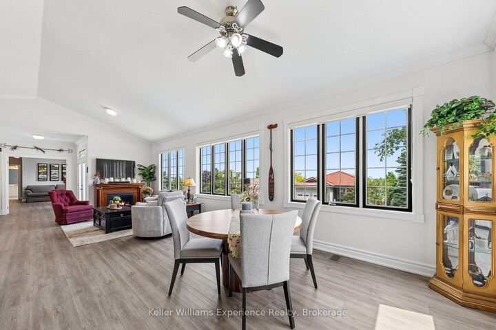 Property Photo: 378 Aberdeen Boulevard ON L4R 5M9