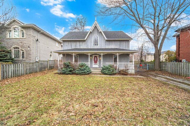 Property Photo: 2131 Cawthra Road ON L5A 2W6