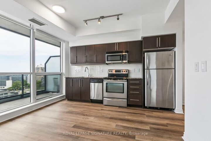 Property Photo: 2885 Bayview Avenue 923 ON M2K 0A3